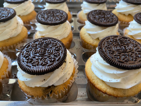 Wholesale: 2 Dozen Cupcakes